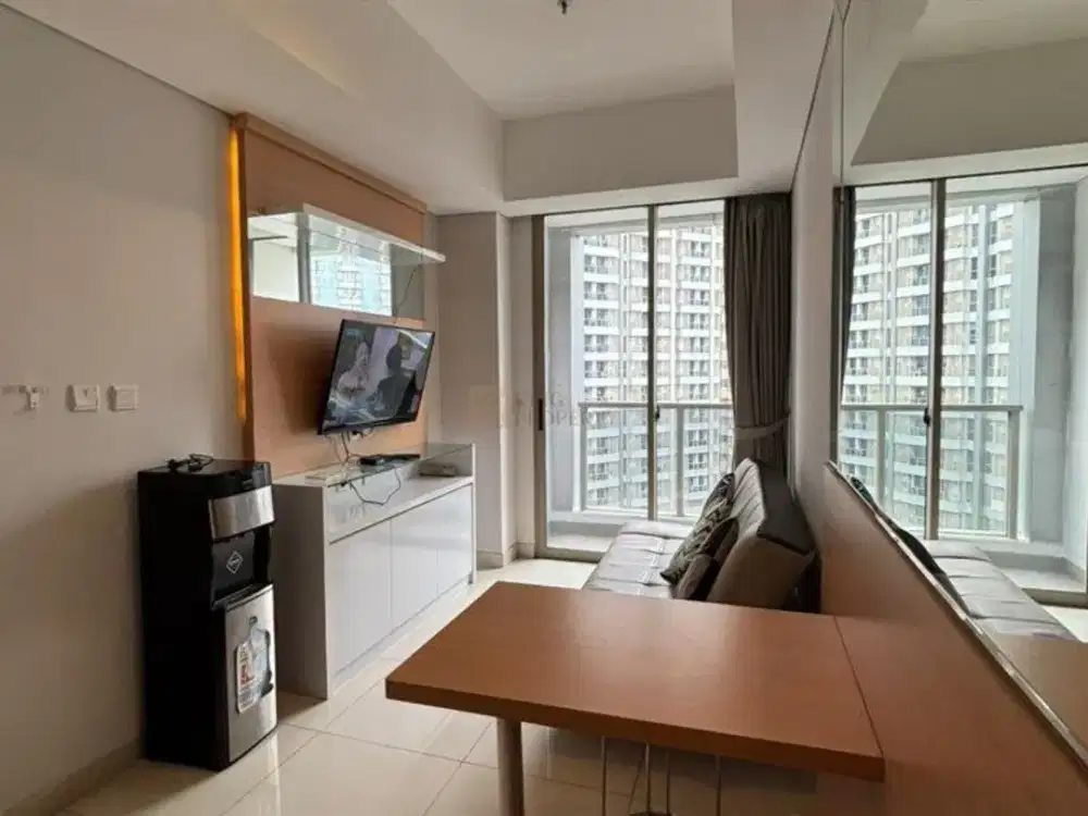 Sewa Apartemen 2BR Taman Anggrek Residences luas 50m², Furnished Minimal Modern, View Pool & Garden. Akses Langsung ke Hublife Mall TA & Central Park.