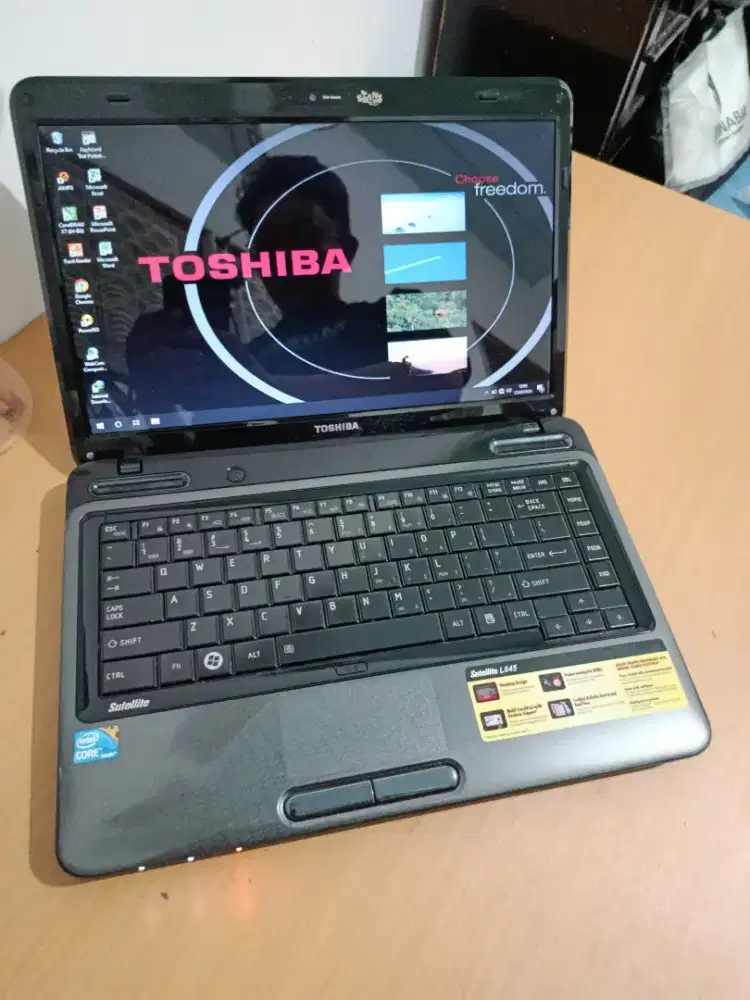 Laptop Toshiba CORE i3 game desain sdh SSD