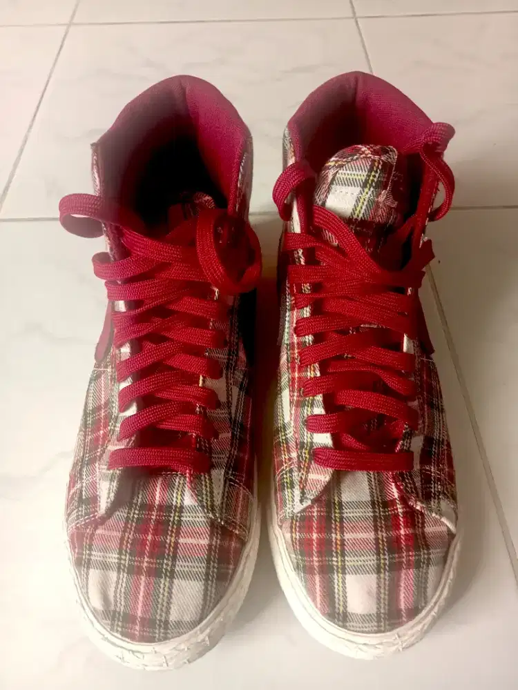 Sepatu Nike plannel