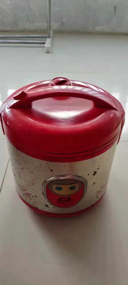 Rice cooker national