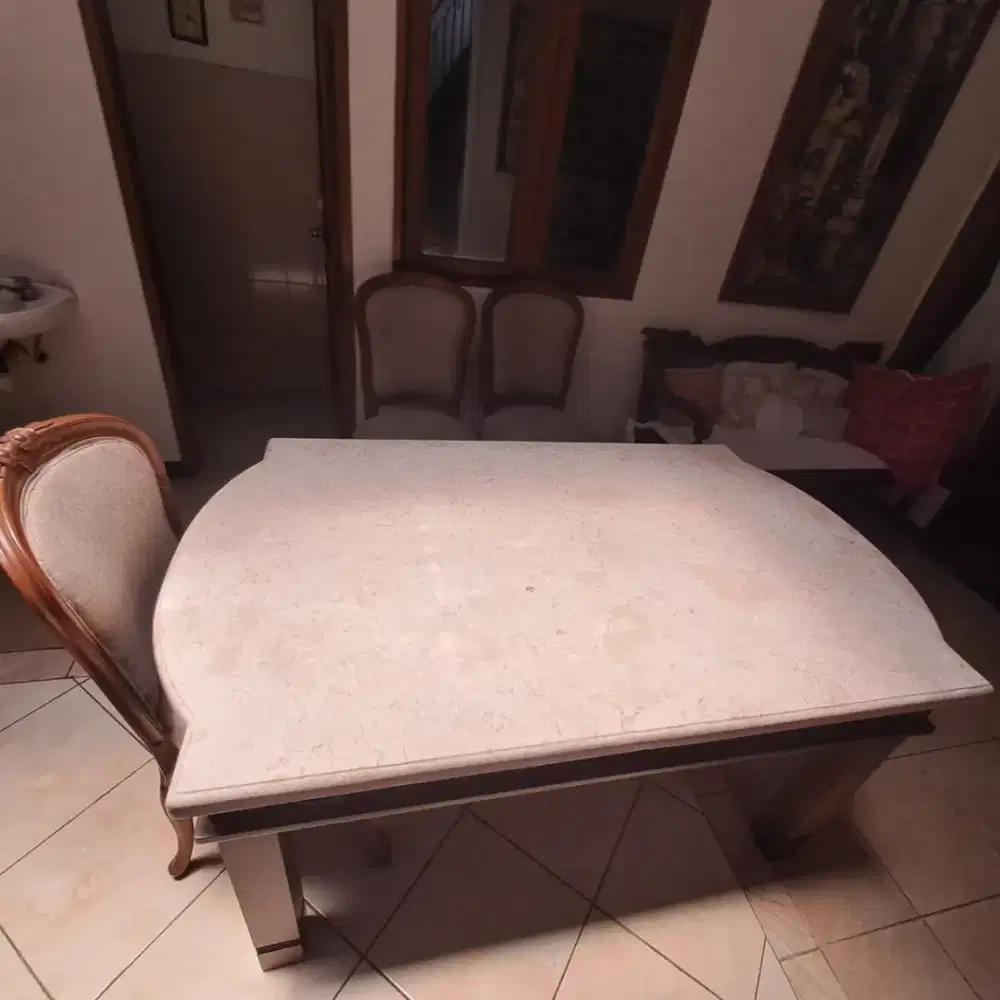 Meja makan jati marmer