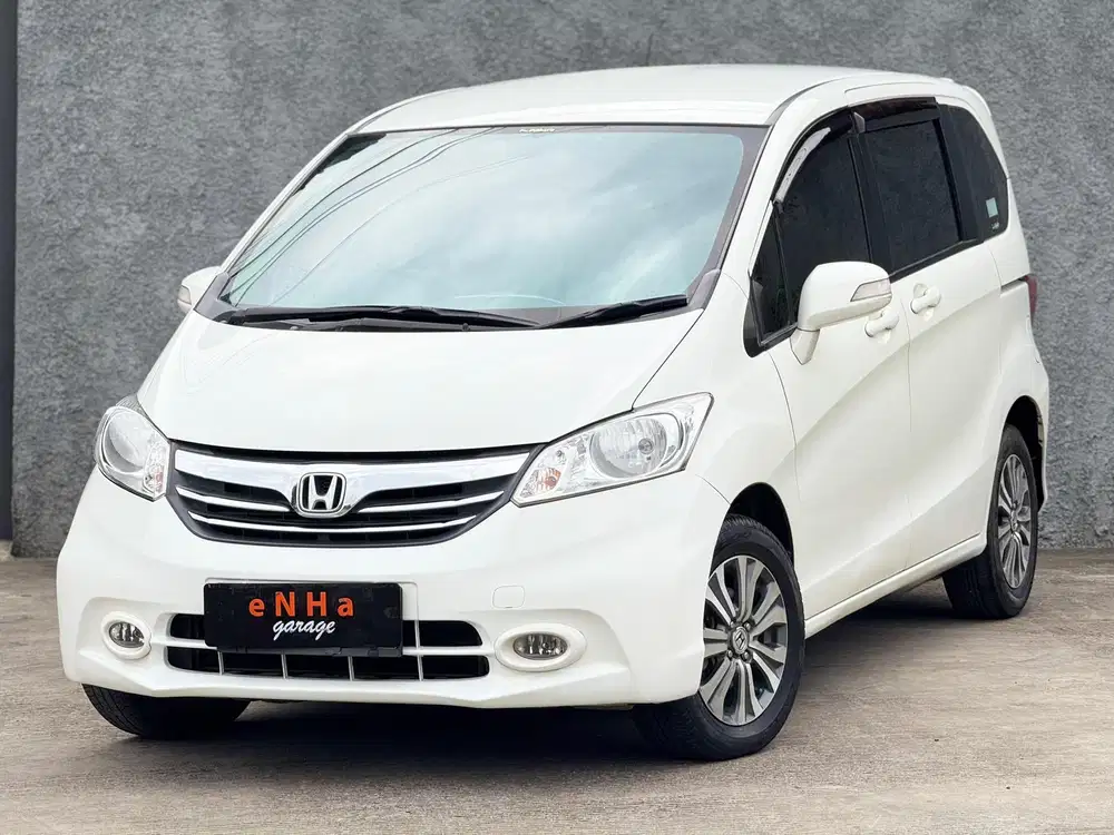 KM 28rb.. Honda FREED SD Kiri 1.5 A/T 2014.. eNHa garage Semarang..