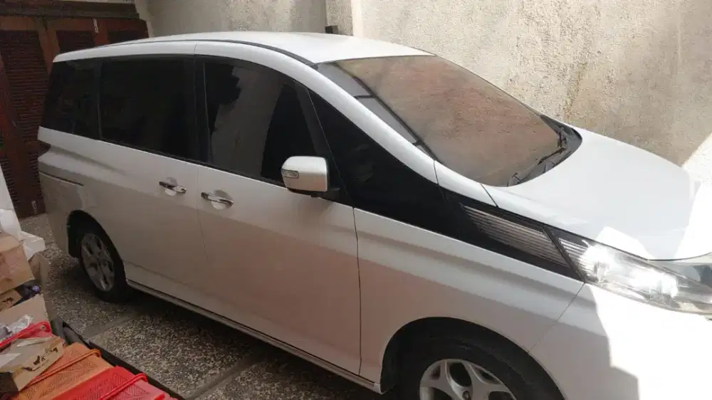 MAZDA BIANTE AT 2015 PUTIH LANGKA