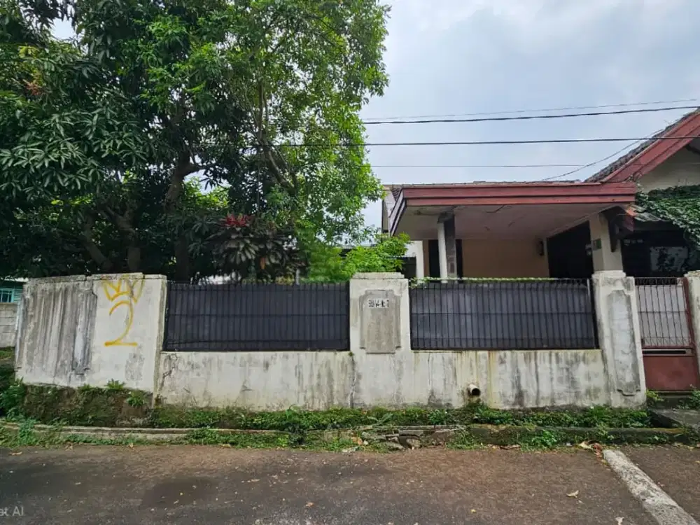 Rumah Hitung Tanah di Taman Cimanggu Bogor –Cocok Renov / Bangun Baru, Halaman Luas