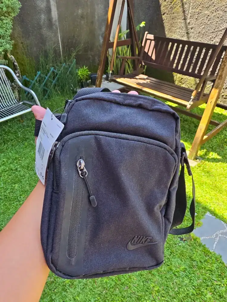 Dijual Murah Tas Selempang Nike Original warna Hitam kapasitas 4L