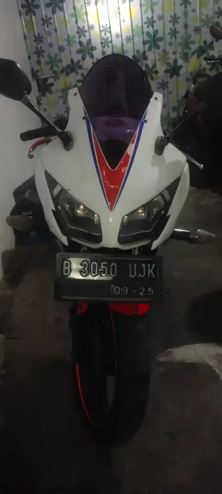 Dijual motor CBR 150 tahun 2015
