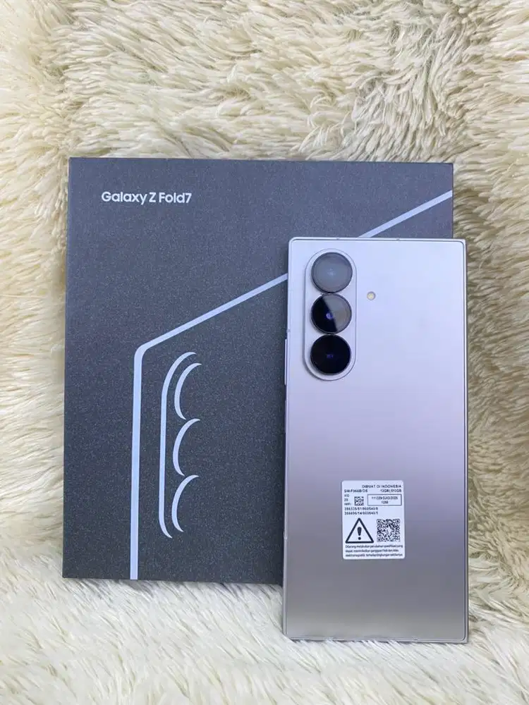 Samsung Zfold 7 ram 12/512Gb Black Garansi oktober  2026#3Gcom