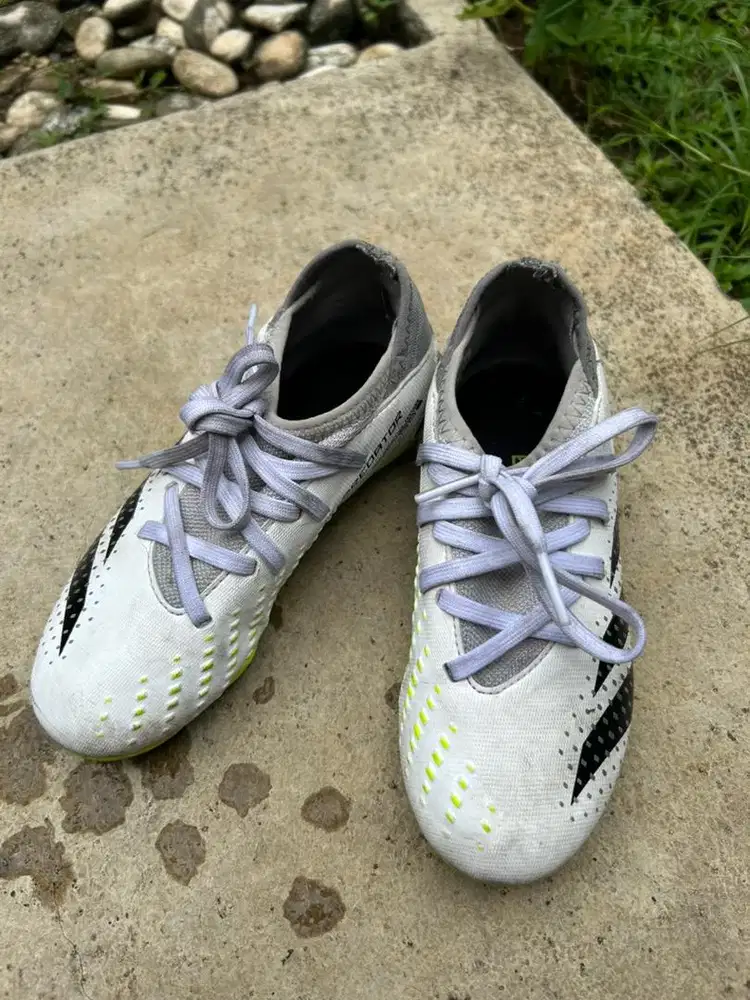 Football - Adidas Predator Kids size 18.5cm