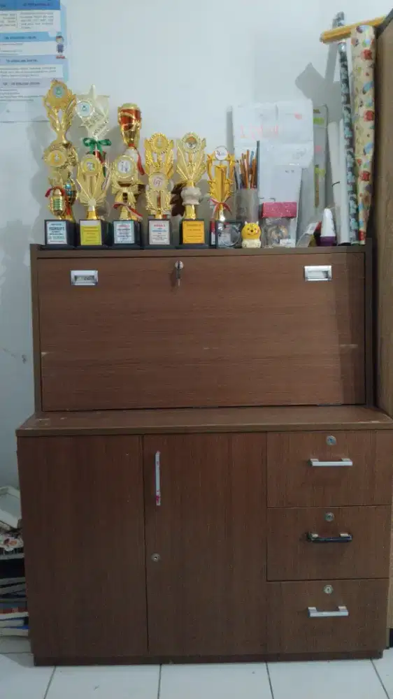 Dijual Meja Belajar Antik