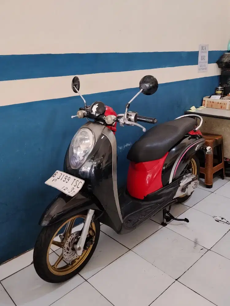 JUAL CEPAT HONDA SCOOPY KARBU 2012 SURAT LENGKAP