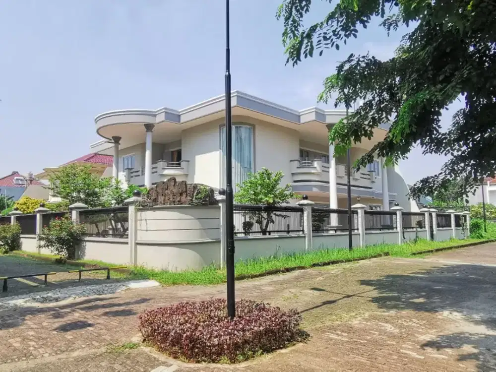 Rumah Hook 2 Lantai Luas Tanah 818 di Modernland
