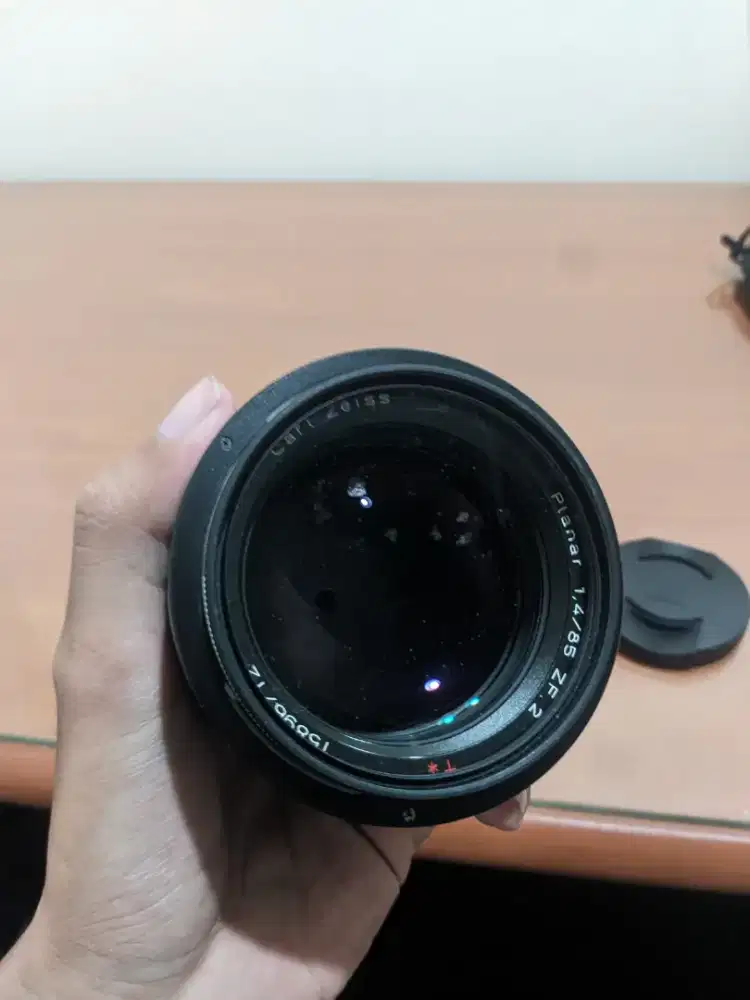 Lensa Sony Zeiss f/1.4 85mm