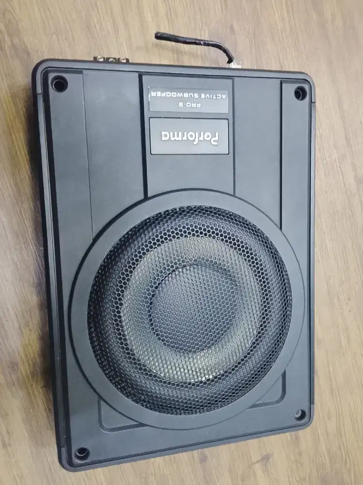 Subwoofer kolong  perporma pro 8