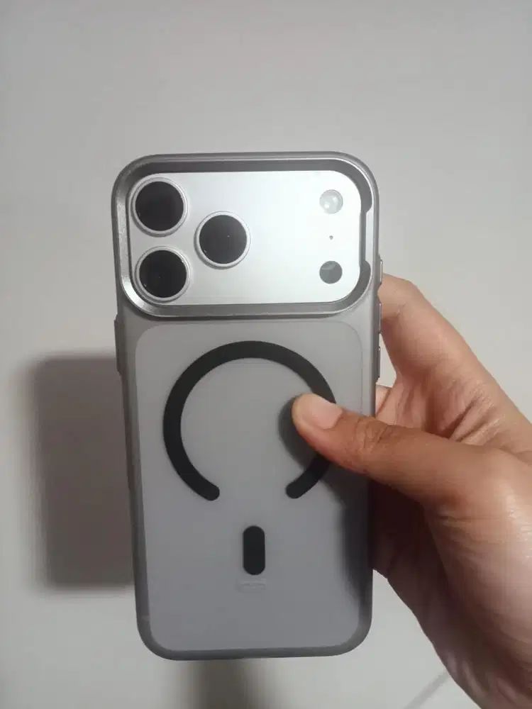 Iphone 17 Pro max Silver 256 GB garansi ibox