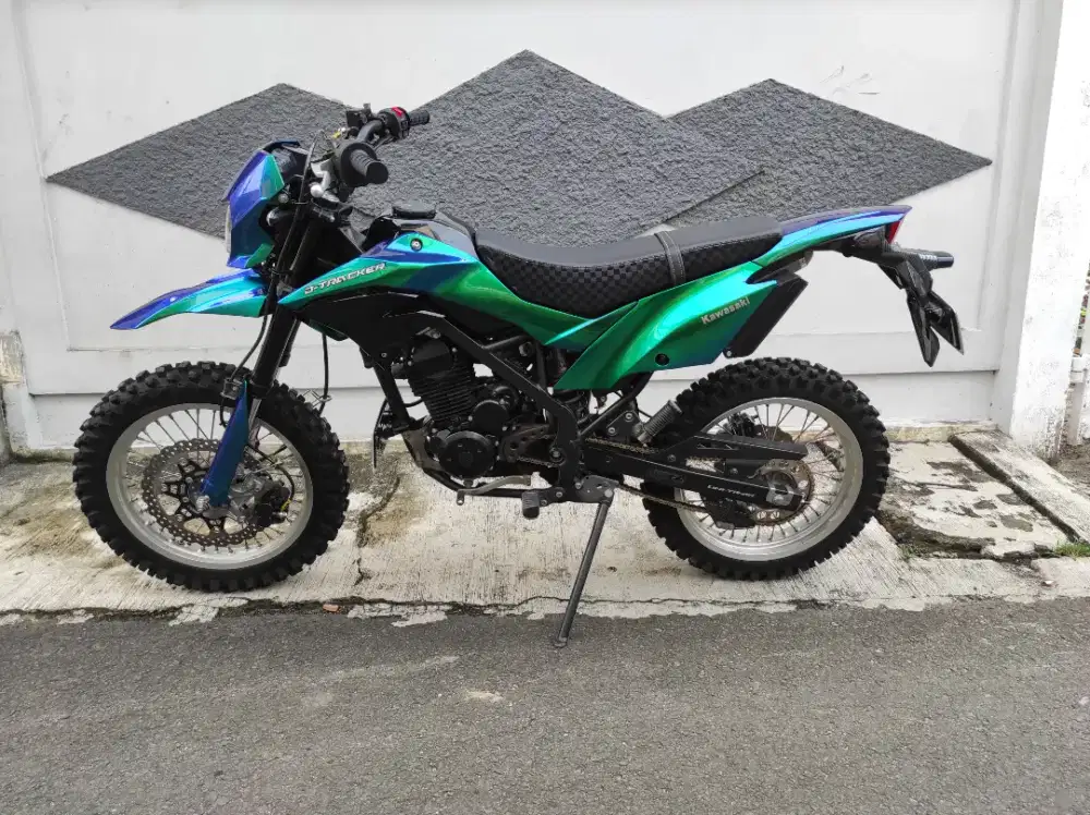 Kawasaki dtracker klx 150 2020 hijau