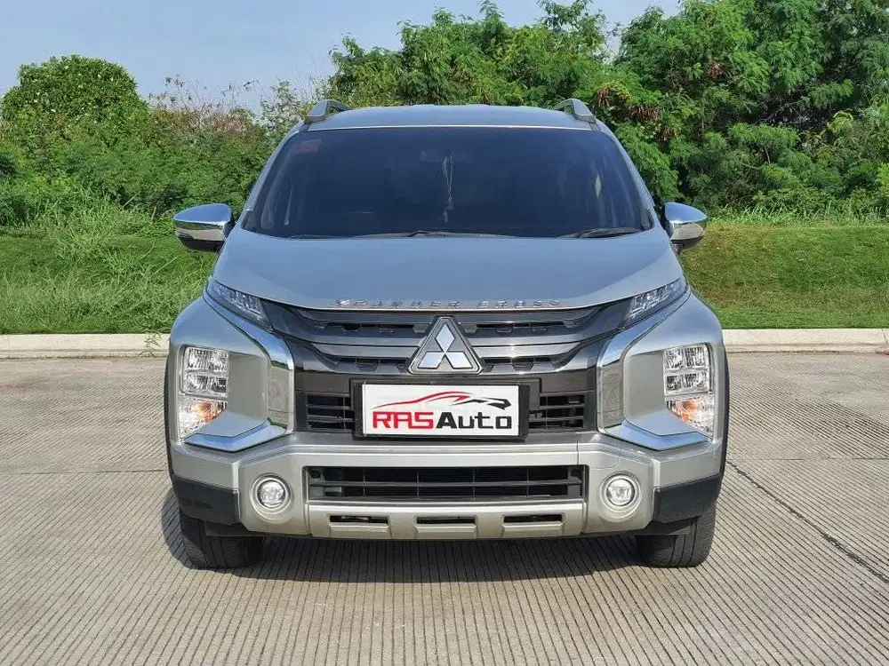 LOW KM 32 ribu Mitsubishi Xpander Cross AT 2019 Silver