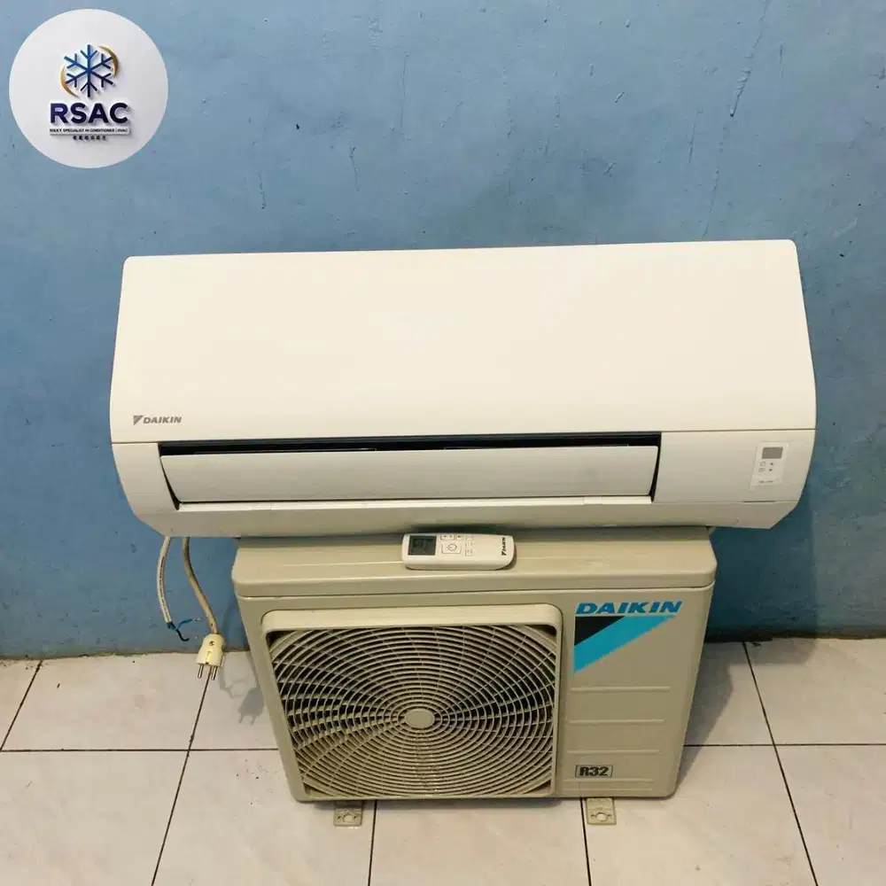 Ac daikin 1/2 pk terbaru freon R32