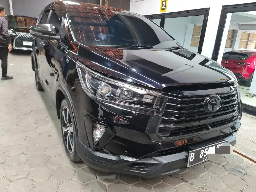 Innova Venturer Diesel 2.4 AT