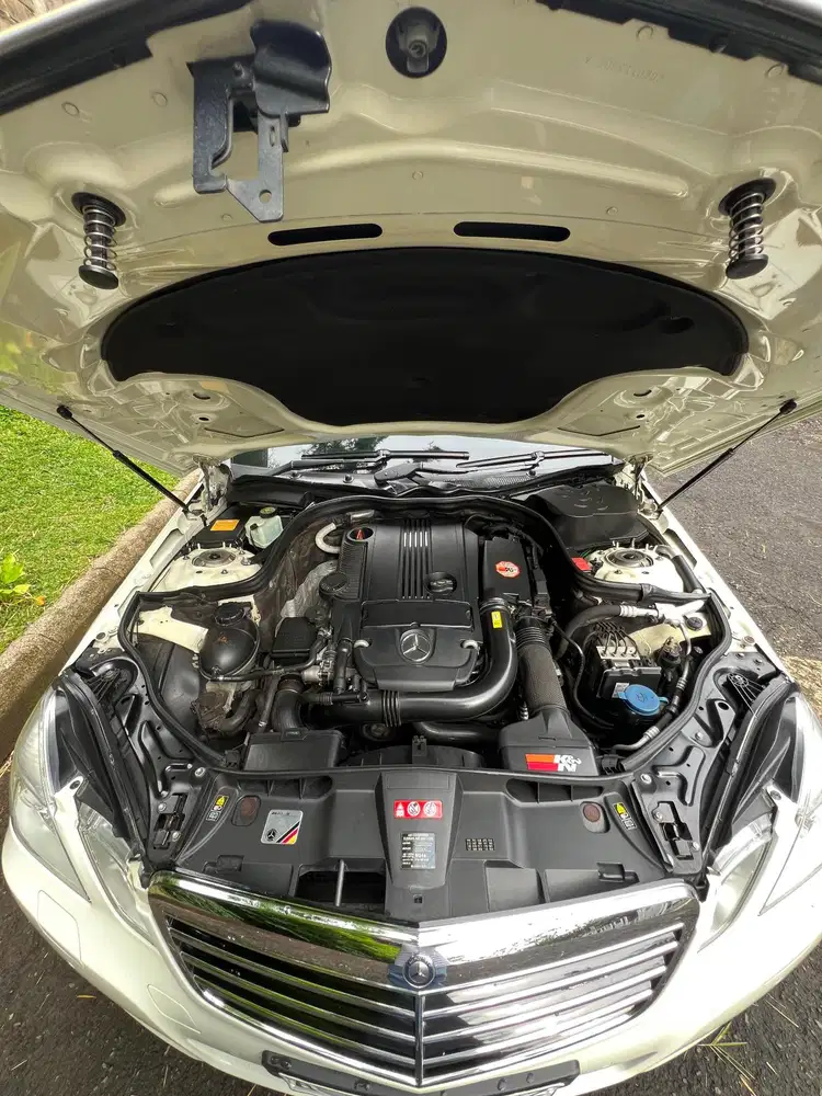 Mercedes-Benz E250 2012 Bensin