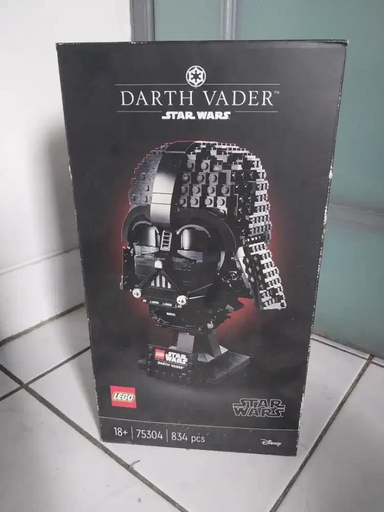 Lego Star Wars Dart Vader helmet 75304
