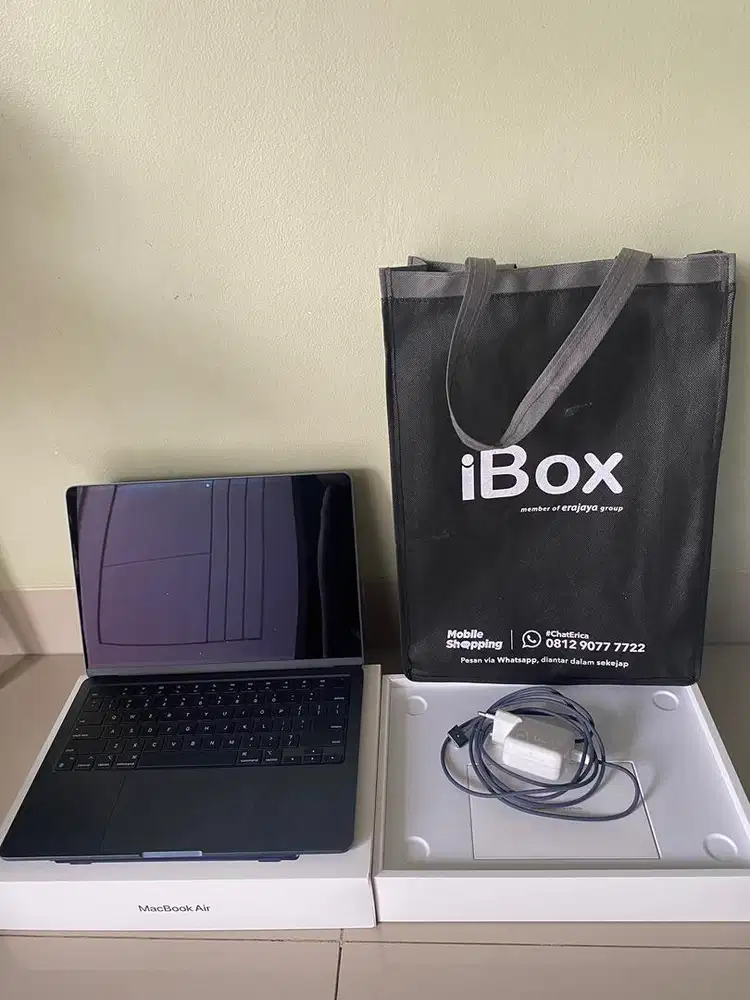 Macbook Air M2 12/256 Ibox