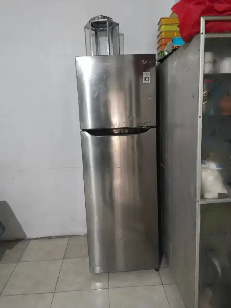 Kulkas 2 pintu LG inverter