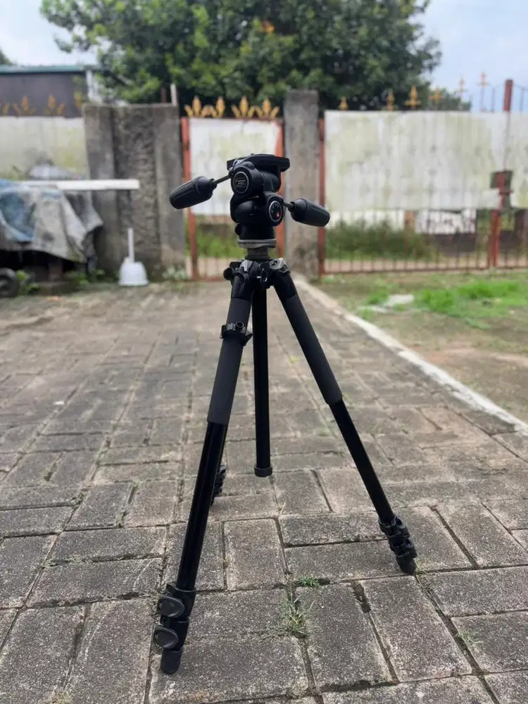 Tripod Manfrotto 290 dan head 804rc2