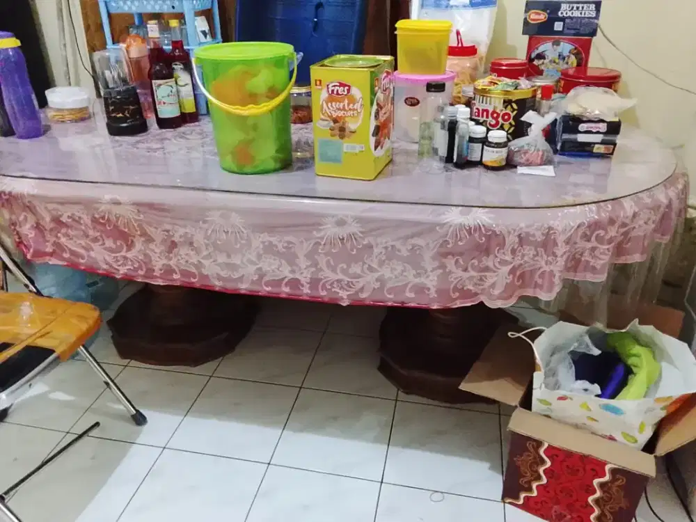 Meja Makan Jati Kaca