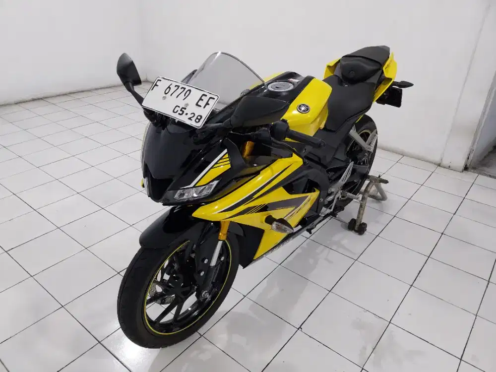 Yamaha R15 2018 km baru 8 ribuan mulus gres hampir seperti baru