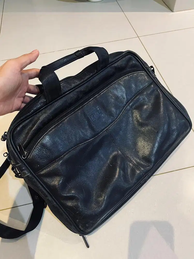 Tas Kerja Hitam Murah – Masih Layak Pakai