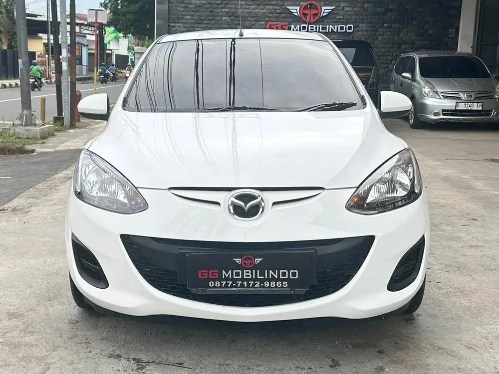 Mazda 2 Hatchback 1.5 V Automatic Pemakaian Th 2013