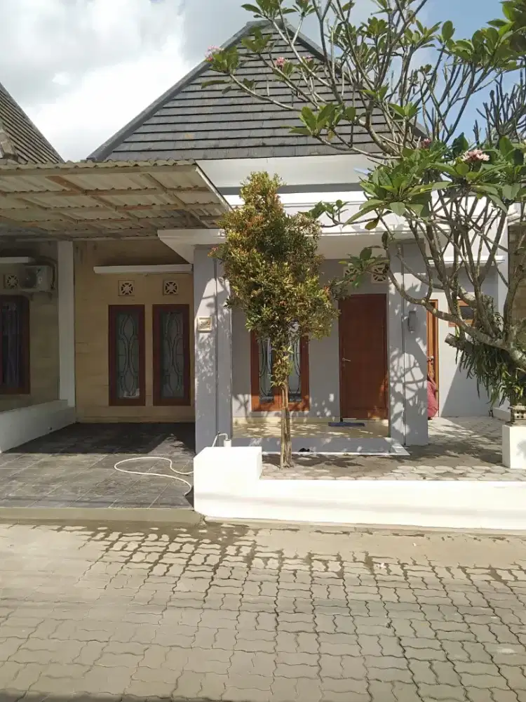 Rumah disewakan murah di dalam perumahan