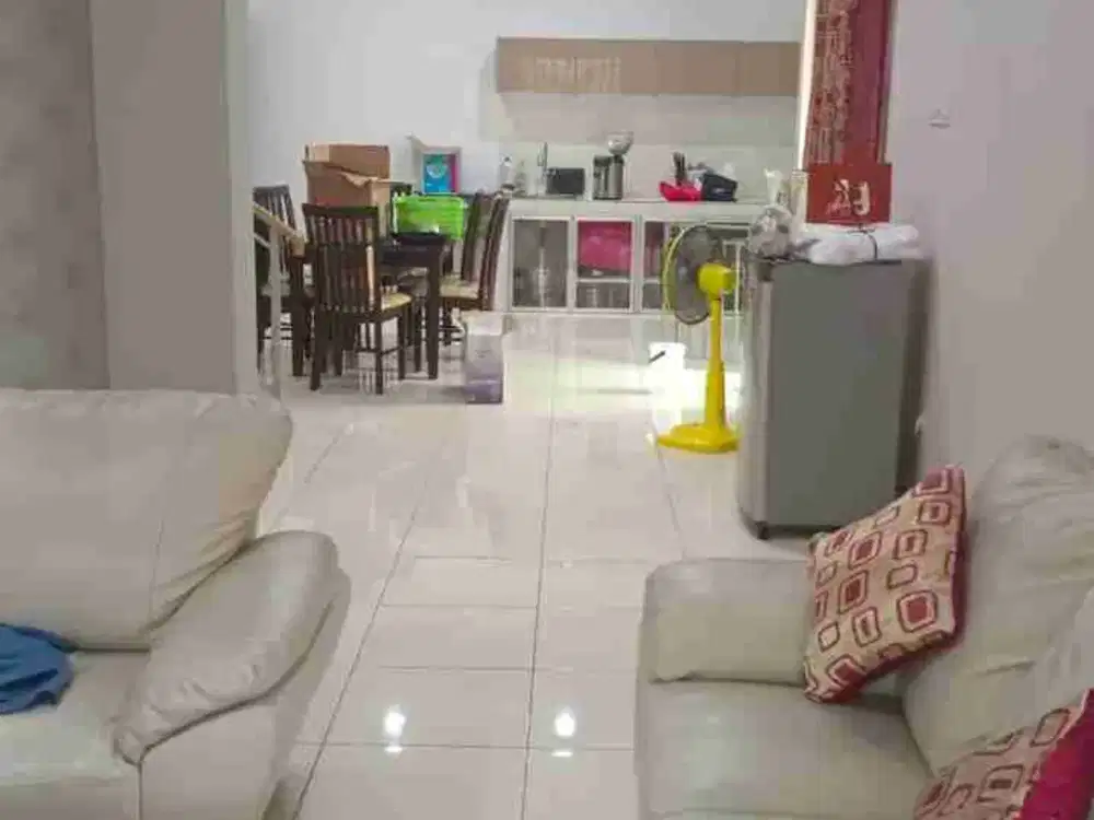 Disewa rumah 2 lantai 3+1KT uk 10x15