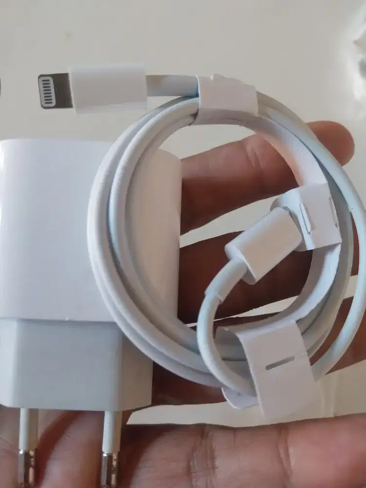 Charger original iphone 20 watt