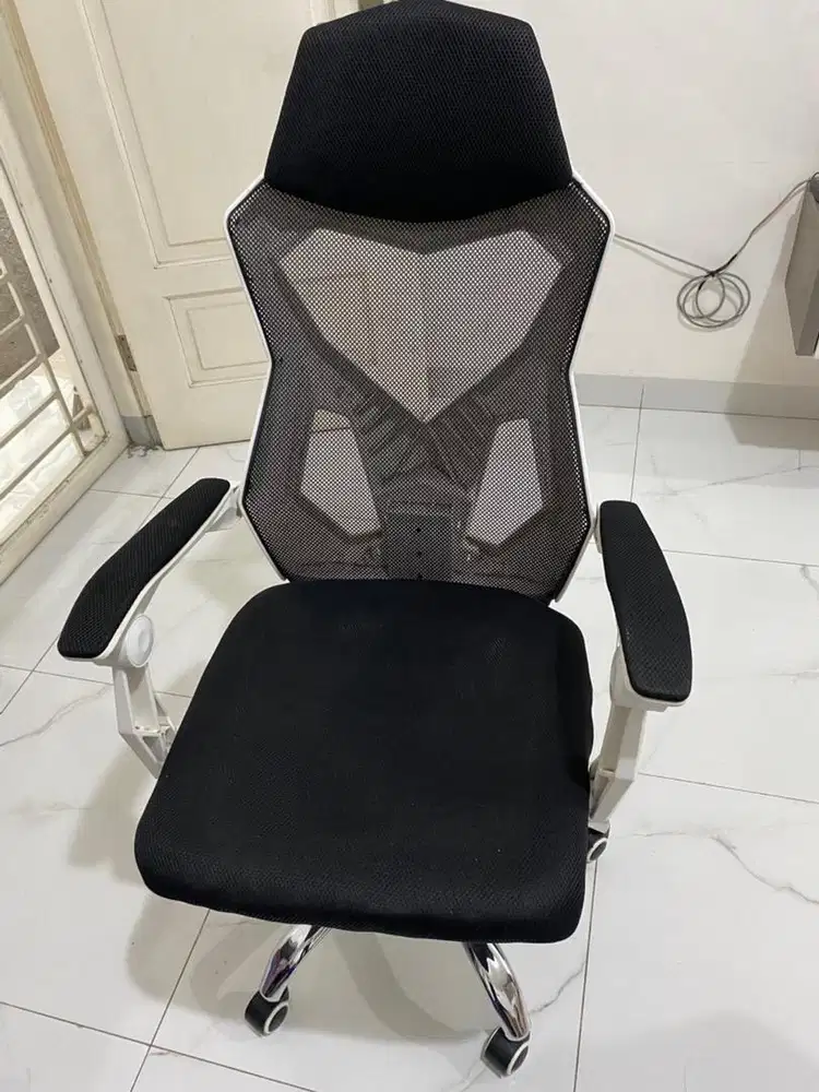 KURSI GAMING KURSI DUDUK