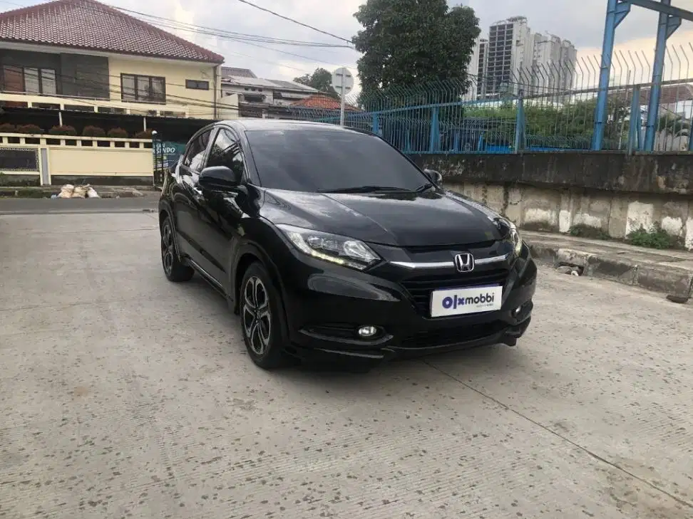 TDP 12JT, Honda HR-V 1.8 RS Bensin-AT Hitam 2018
