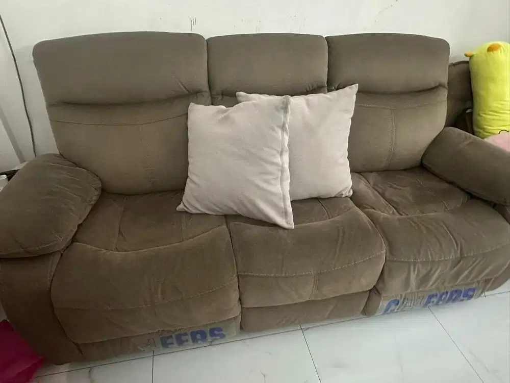 KURSI SOFA NYAMAN