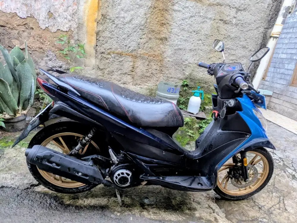 Suzuki Hayate 125cc 2011 hitam biru