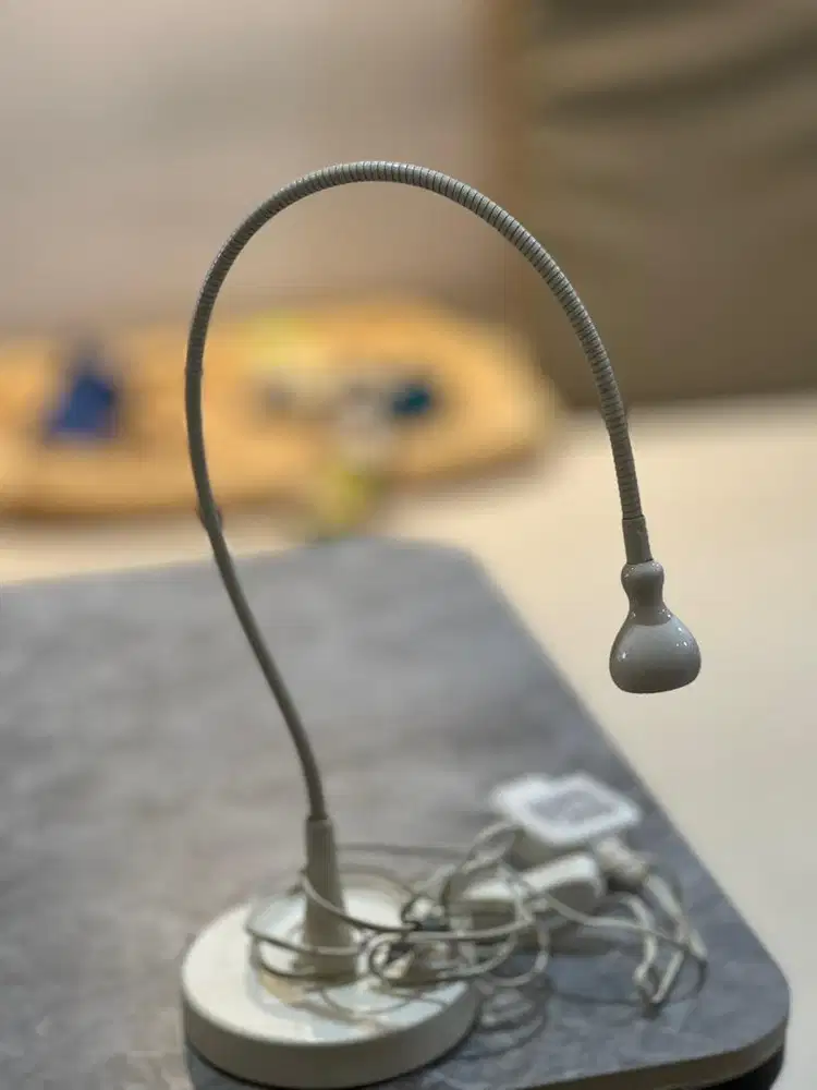 Lampu Belajar IKEA – Murah & Fungsional