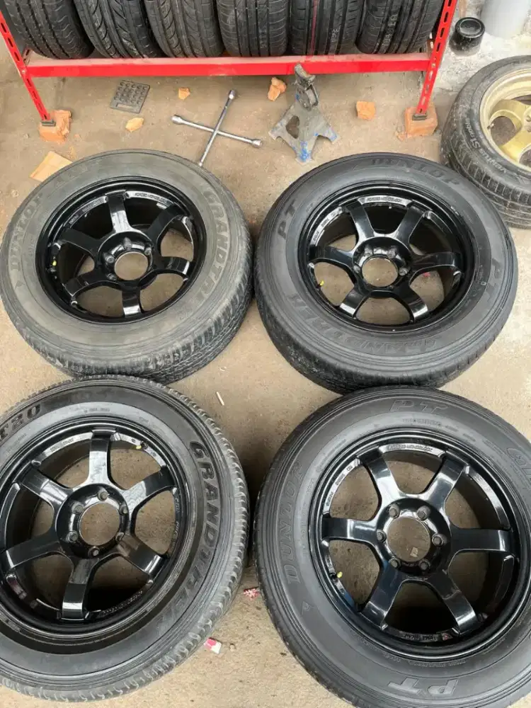 Velg te37 ring 18 lebar 9 pcd 6x139,7 ET 0 ban 265/60 R18 Fortuner