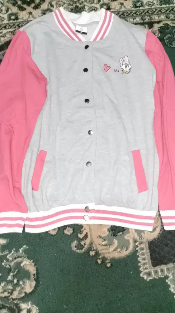 Sweater wanita Disney Nevada