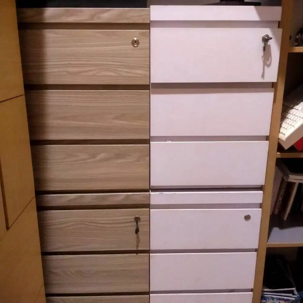 PINDAHAN! DIJUAL CEPAT LEMARI 3 SUSUN LACI