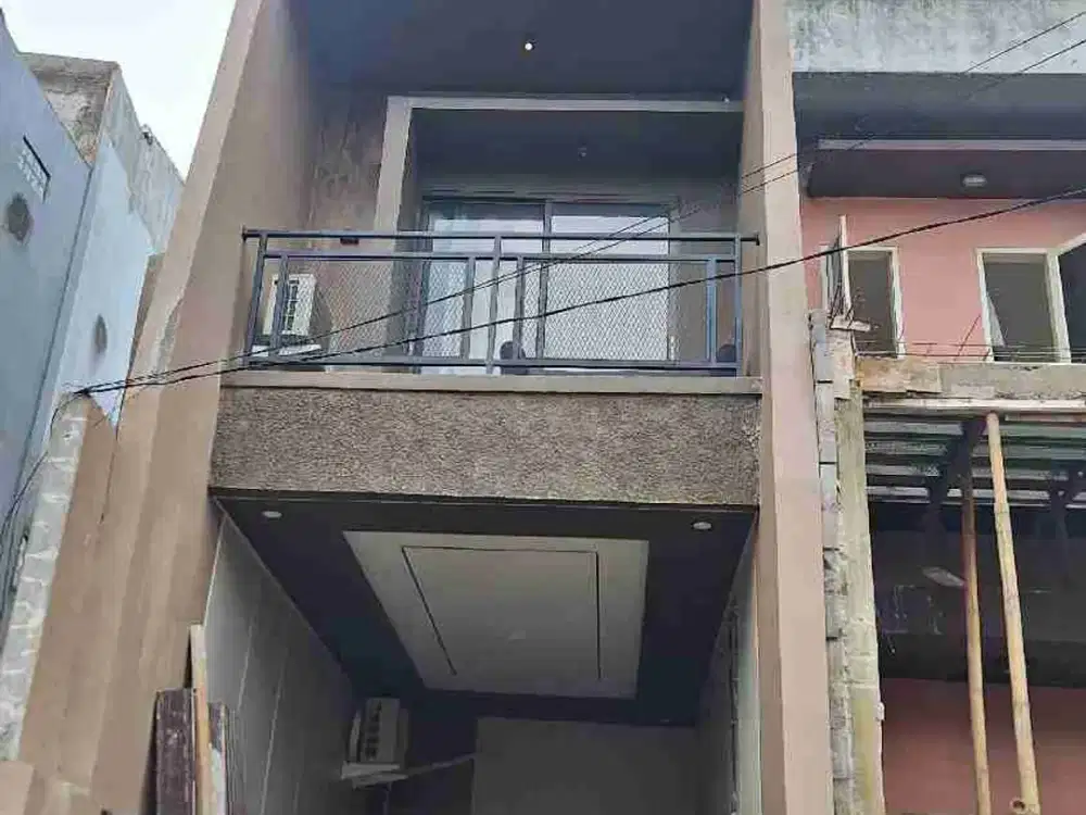 RUMAH SIAP HUNI DI UTAN KAYU MATRAMAN