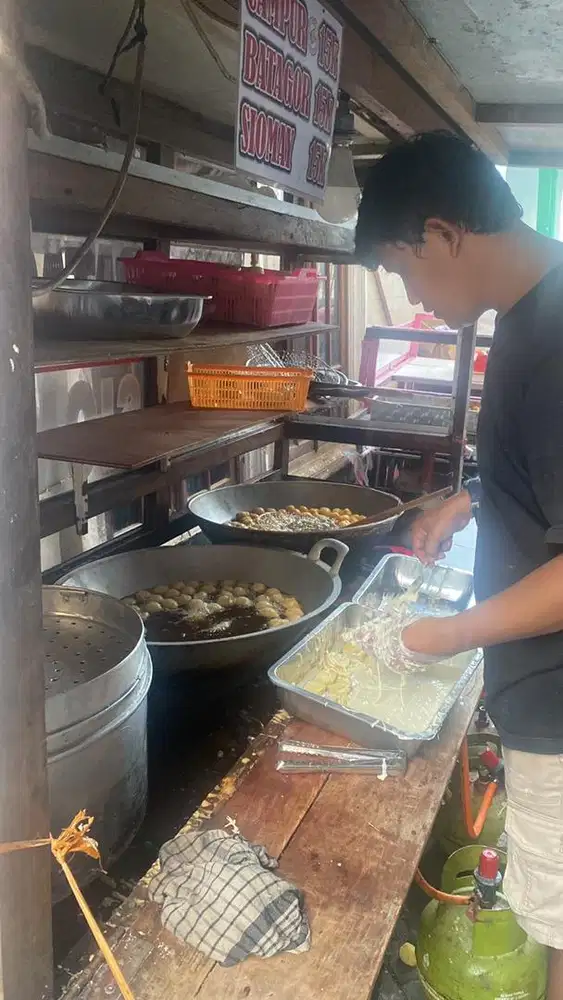 Dibutuhkan cepat pegawai laki laki dan perempuan