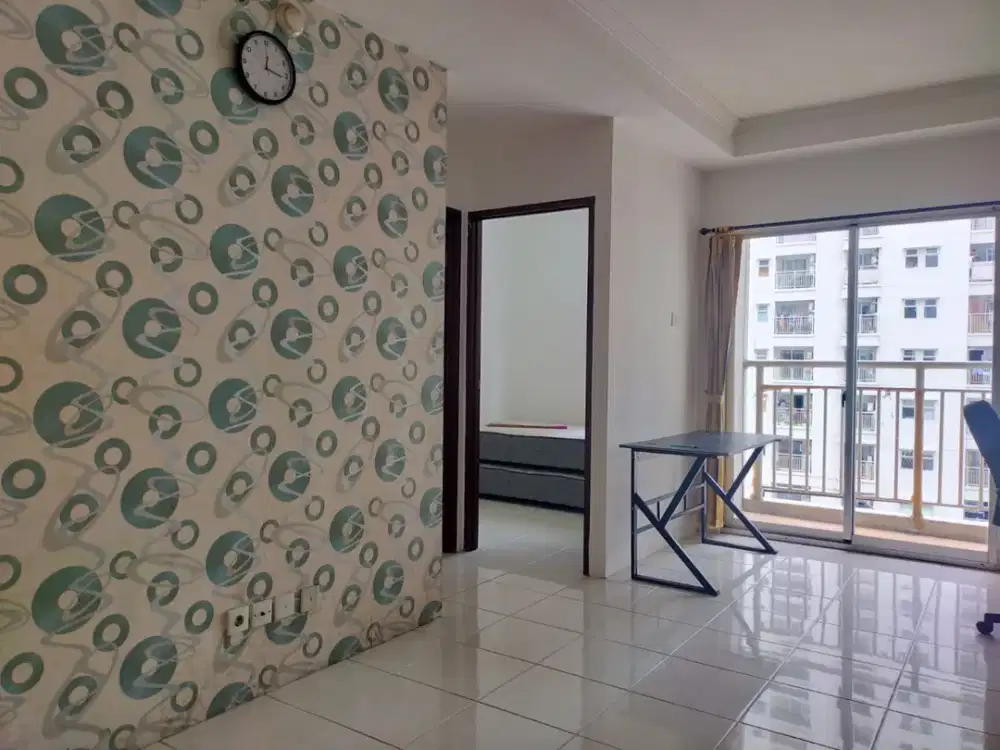 Disewakan 2BR Semi Furnish di Apartemen Mediterania Garden 2, view Kolam Renang