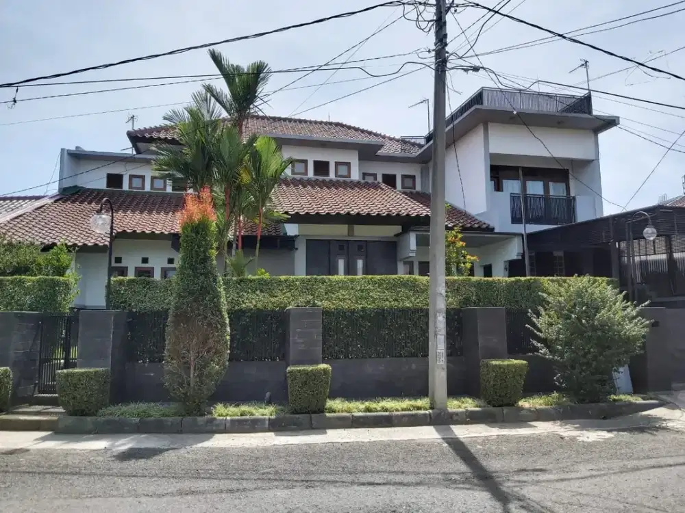 Rumah Mewah 2,5 Lantai – Griya Mas, Sukawarna, Bandung