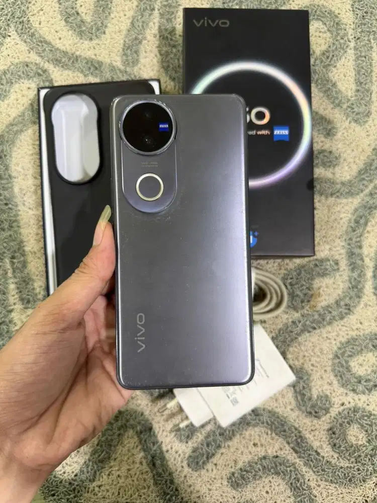 Vivo V50 12/512 GB