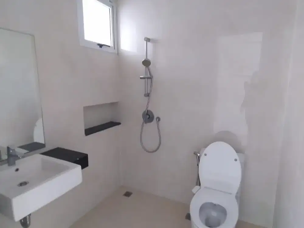 Dijual Rumah Semi Furnish Green Lake City