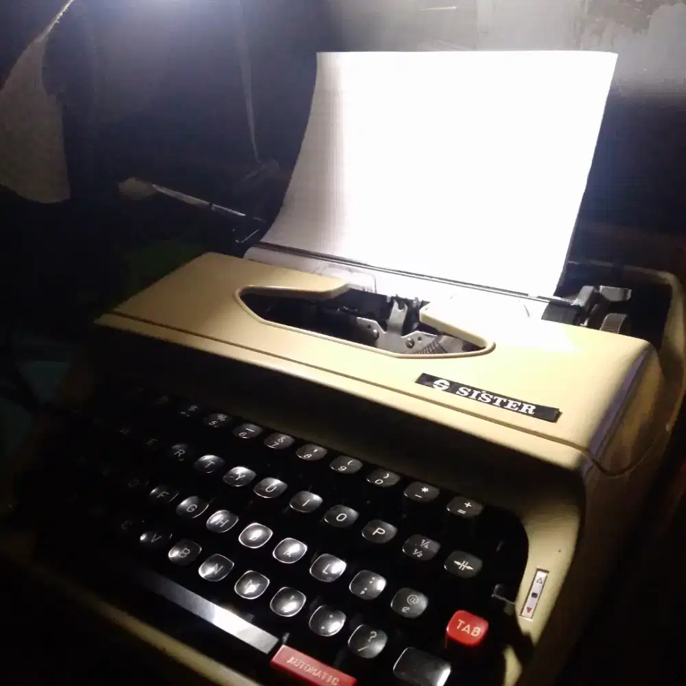 Mesin Tik Vintage SISTER (Brother Japan) - Mulus & Lengkap Tutup