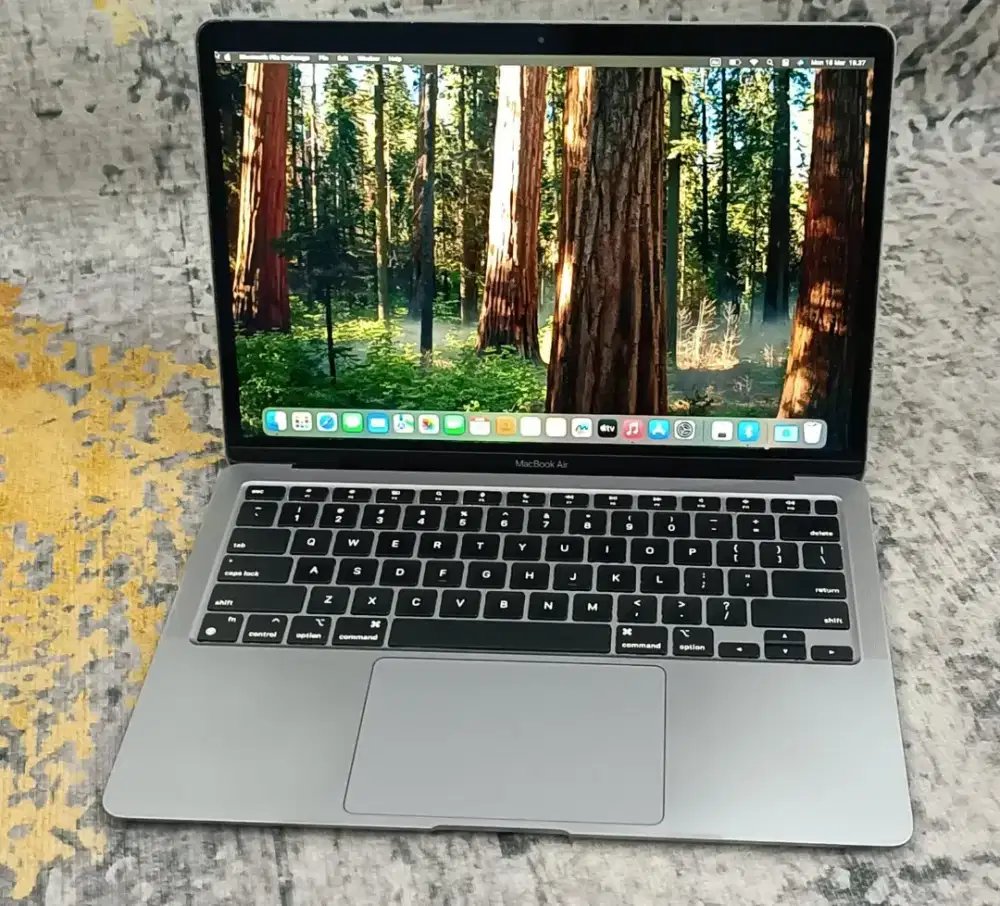 MacBook Air M1 2020 13 Retina 8GB 256GB Gray iBox Like New
